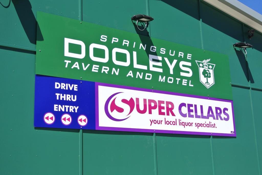 Dooley'S Tavern & Motel Springsure المظهر الخارجي الصورة